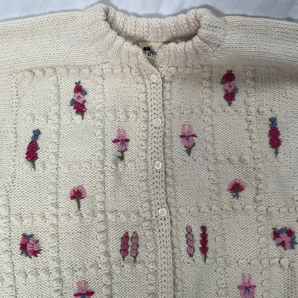 Vintage Cardigan 100% New Wool Hand Knit in New Zealand - Picture 3 of 12
